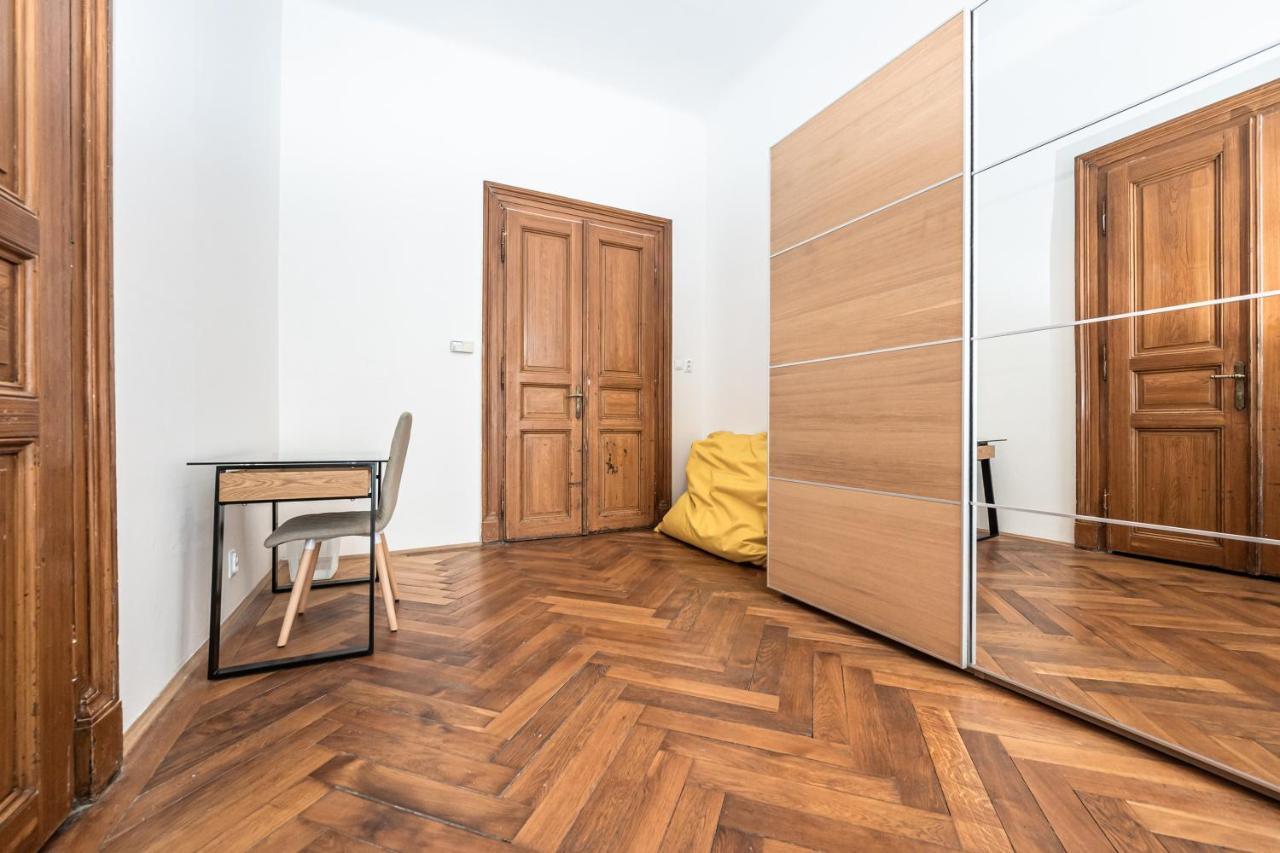 New Town Central Apartment Прага Екстер'єр фото