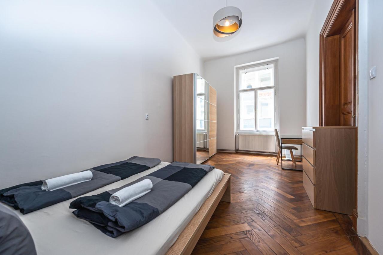 New Town Central Apartment Прага Екстер'єр фото